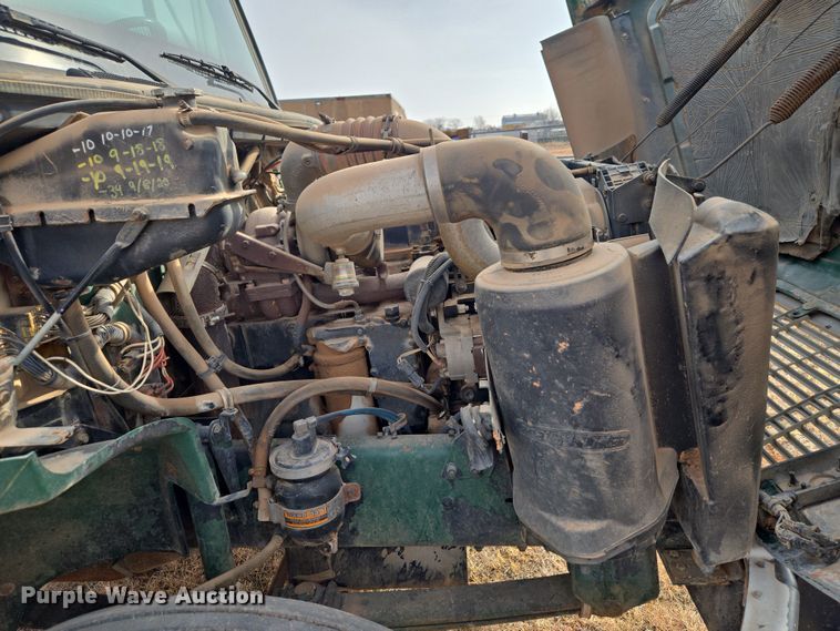 image for item ET1289 1995 Freightliner FL70 water truck