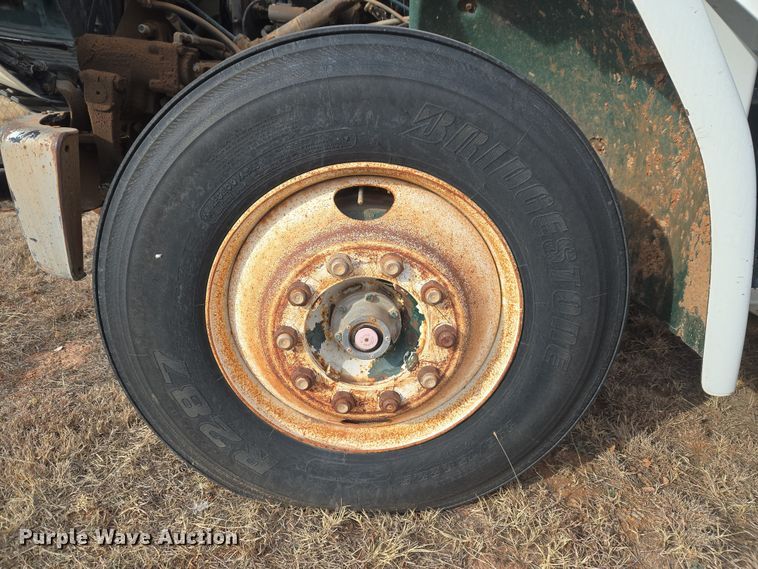 image for item ET1289 1995 Freightliner FL70 water truck