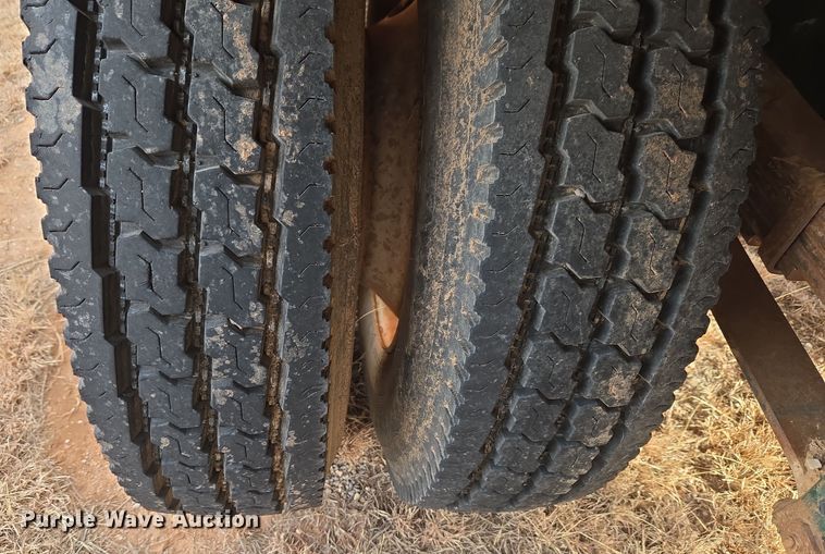 image for item ET1289 1995 Freightliner FL70 water truck