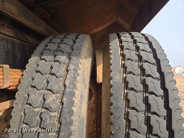 image for item ET1289 1995 Freightliner FL70 water truck