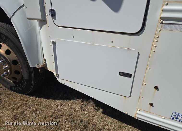 image for item ET1292 2016 Blue Bird Bb Conventional school bus