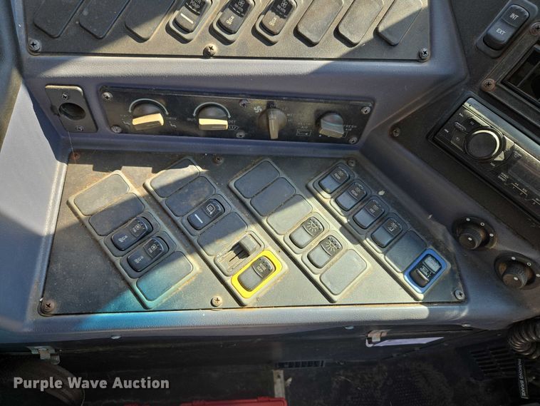 image for item ET1292 2016 Blue Bird Bb Conventional school bus