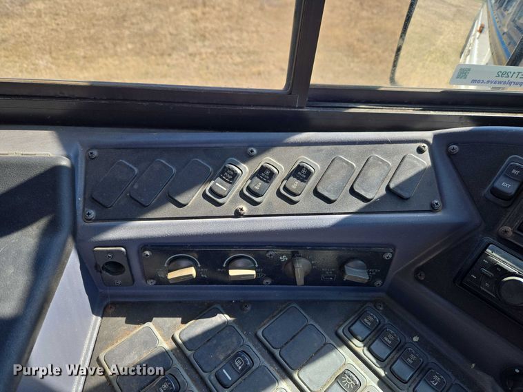 image for item ET1292 2016 Blue Bird Bb Conventional school bus