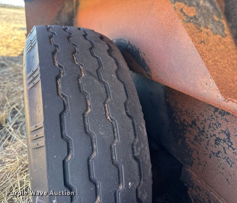 image for item ET1502 1999 Trailmann Tilt-eez tilt deck equipment trailer