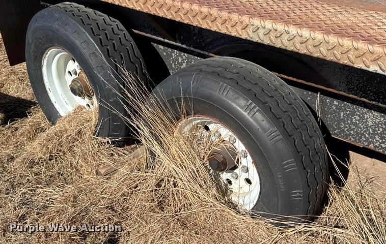 image for item ET1502 1999 Trailmann Tilt-eez tilt deck equipment trailer