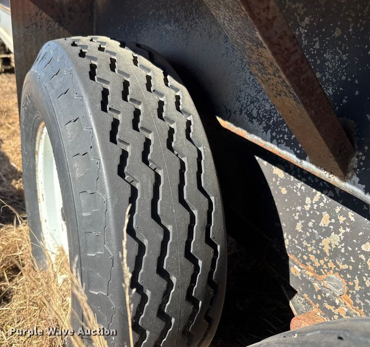 image for item ET1502 1999 Trailmann Tilt-eez tilt deck equipment trailer