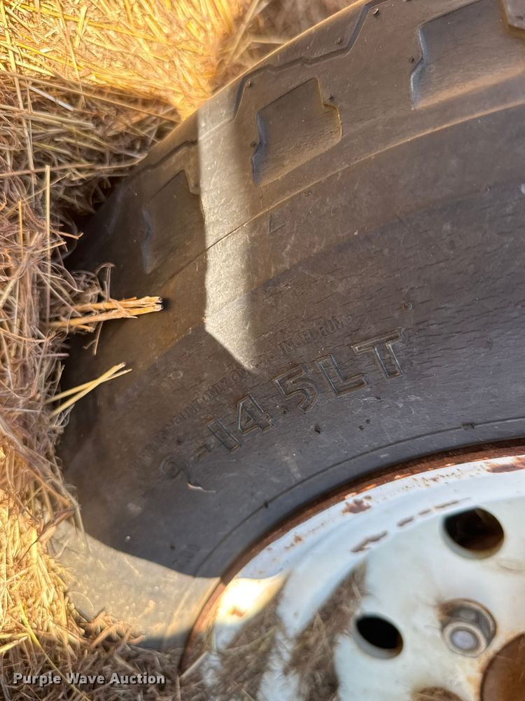 image for item ET1502 1999 Trailmann Tilt-eez tilt deck equipment trailer