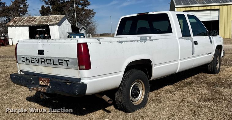image for item ET1507 1999 Chevrolet C2500 Ext. Cab pickup truck