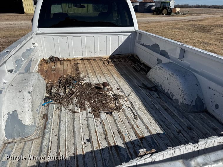 image for item ET1507 1999 Chevrolet C2500 Ext. Cab pickup truck