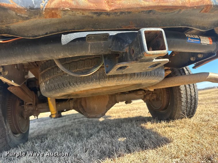 image for item ET1507 1999 Chevrolet C2500 Ext. Cab pickup truck