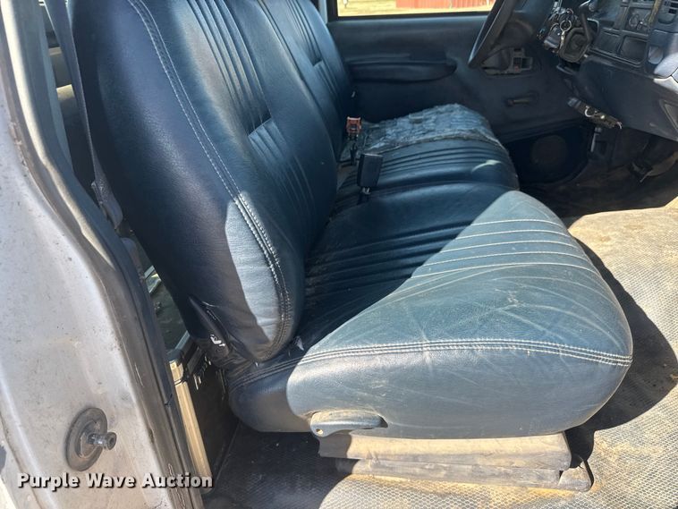 image for item ET1507 1999 Chevrolet C2500 Ext. Cab pickup truck