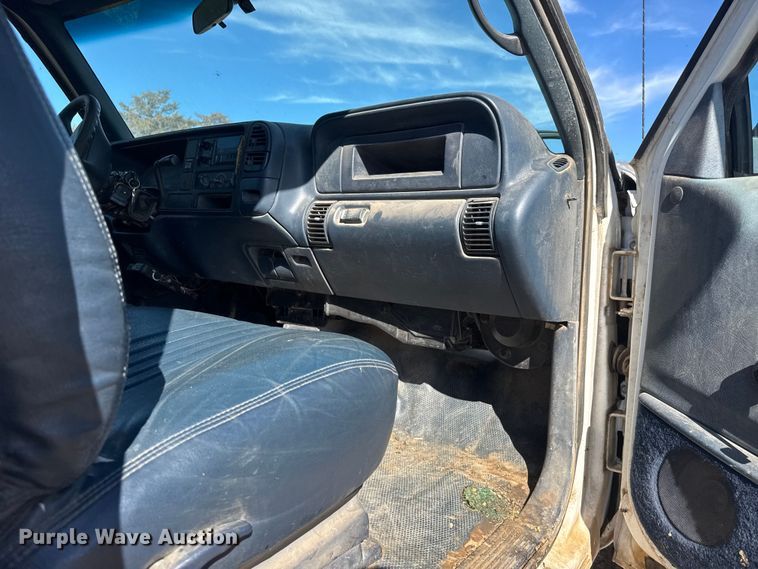 image for item ET1507 1999 Chevrolet C2500 Ext. Cab pickup truck