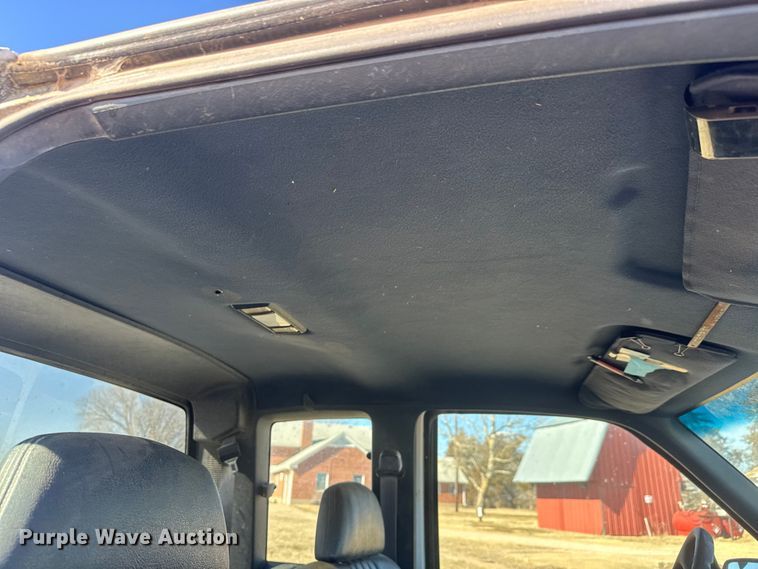 image for item ET1507 1999 Chevrolet C2500 Ext. Cab pickup truck