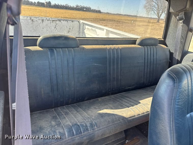 image for item ET1507 1999 Chevrolet C2500 Ext. Cab pickup truck