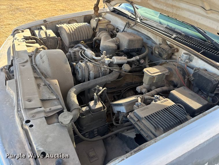 image for item ET1507 1999 Chevrolet C2500 Ext. Cab pickup truck