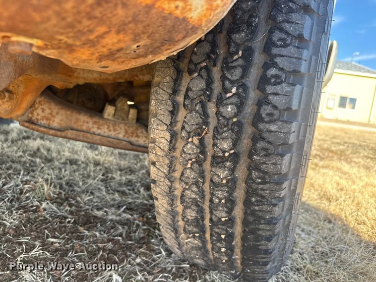 image for item ET1507 1999 Chevrolet C2500 Ext. Cab pickup truck