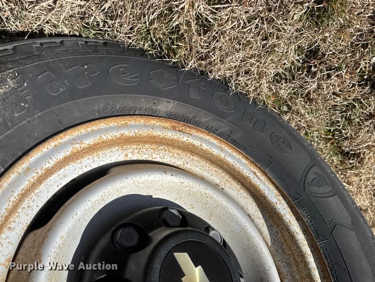 image for item ET1507 1999 Chevrolet C2500 Ext. Cab pickup truck