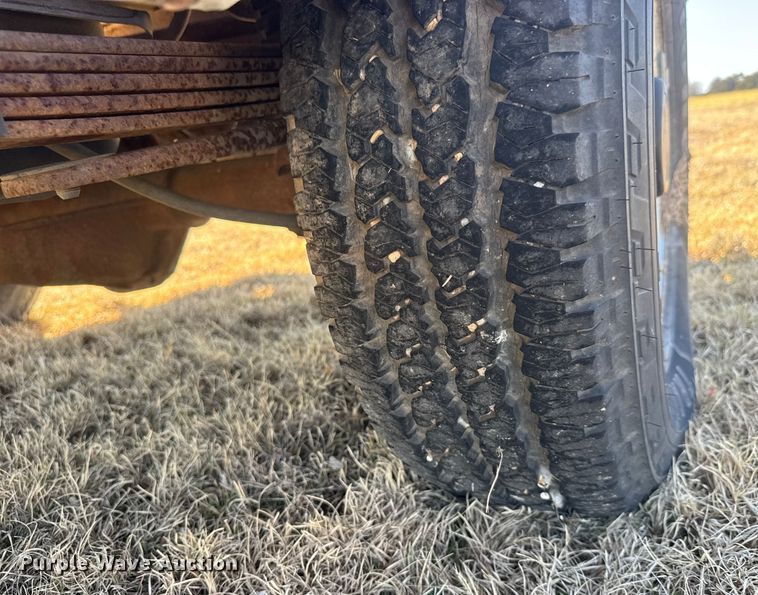 image for item ET1507 1999 Chevrolet C2500 Ext. Cab pickup truck