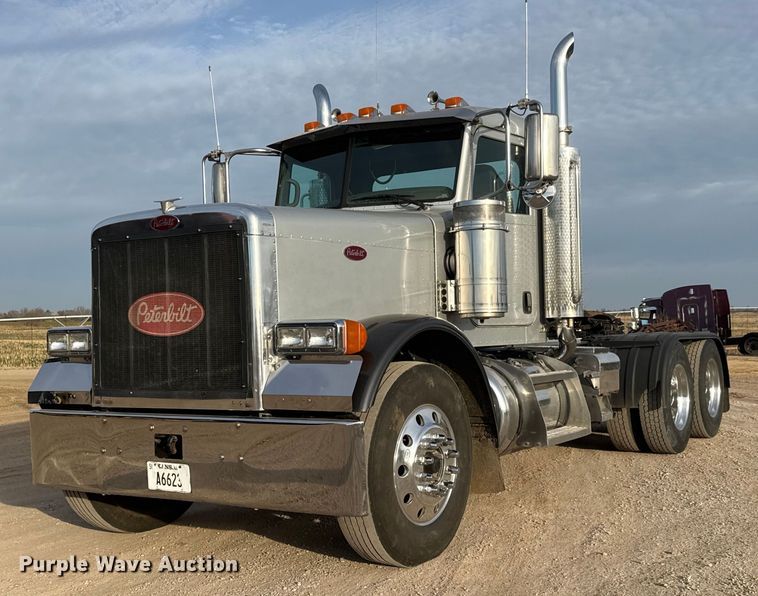 image for item ET1533 2006 Peterbilt 379 Semi truck