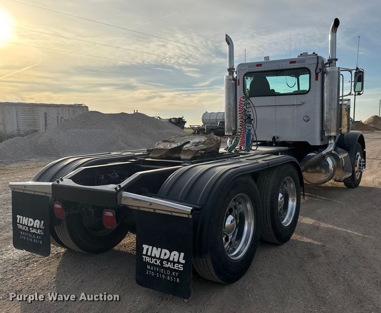 image for item ET1533 2006 Peterbilt 379 Semi truck