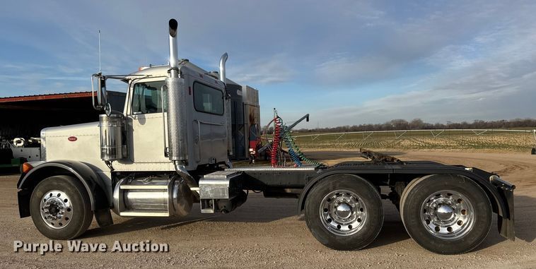 image for item ET1533 2006 Peterbilt 379 Semi truck