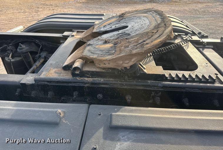 image for item ET1533 2006 Peterbilt 379 Semi truck