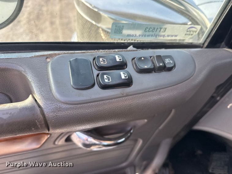 image for item ET1533 2006 Peterbilt 379 Semi truck