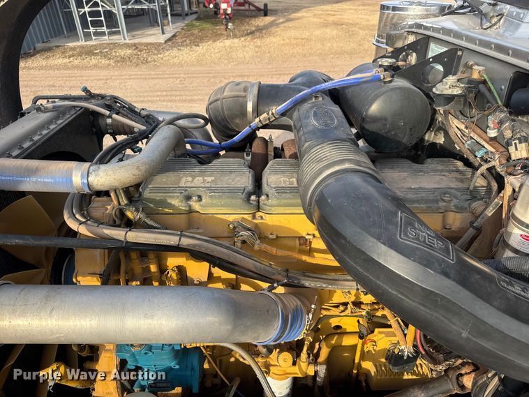 image for item ET1533 2006 Peterbilt 379 Semi truck