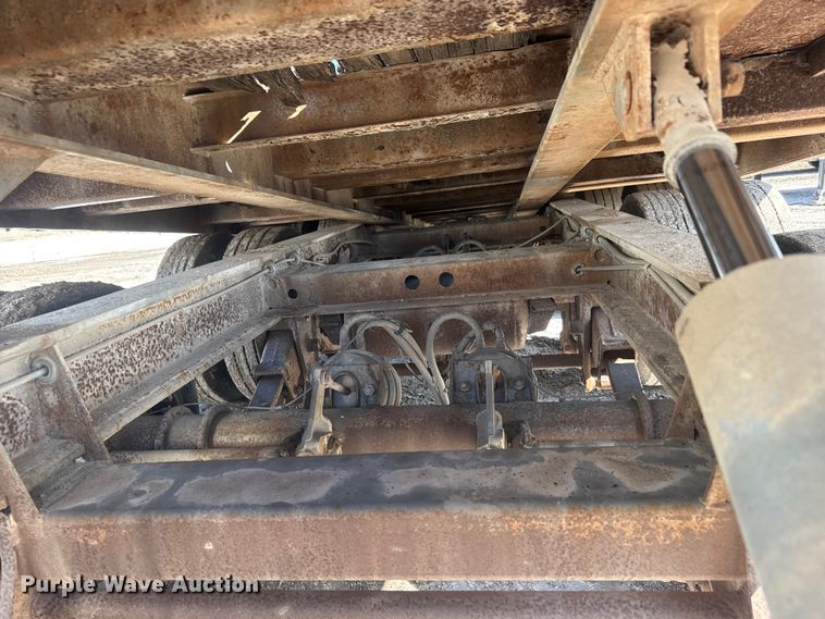 image for item ET1542 2005 Trail King TKT50 tilt deck equipment trailer