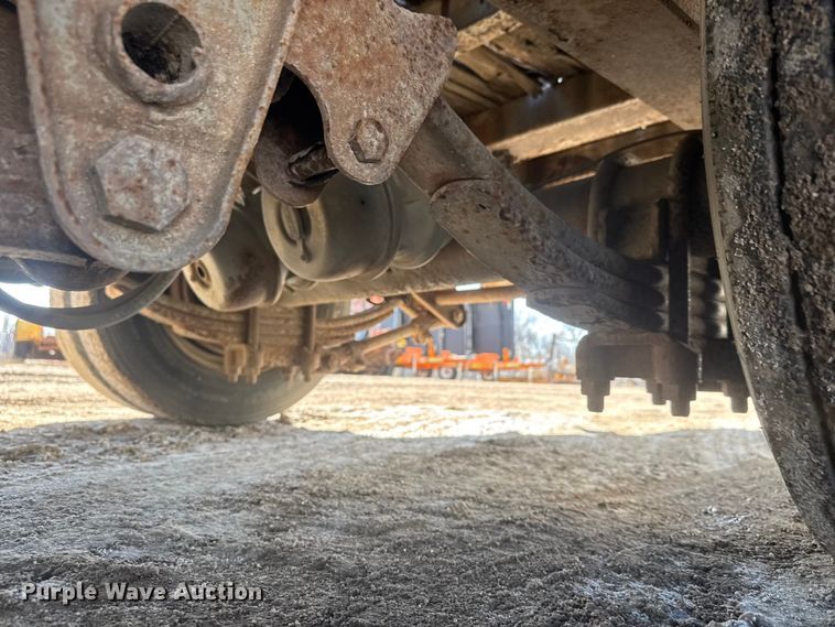 image for item ET1542 2005 Trail King TKT50 tilt deck equipment trailer