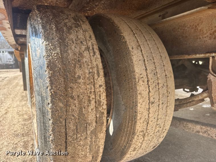 image for item ET1542 2005 Trail King TKT50 tilt deck equipment trailer