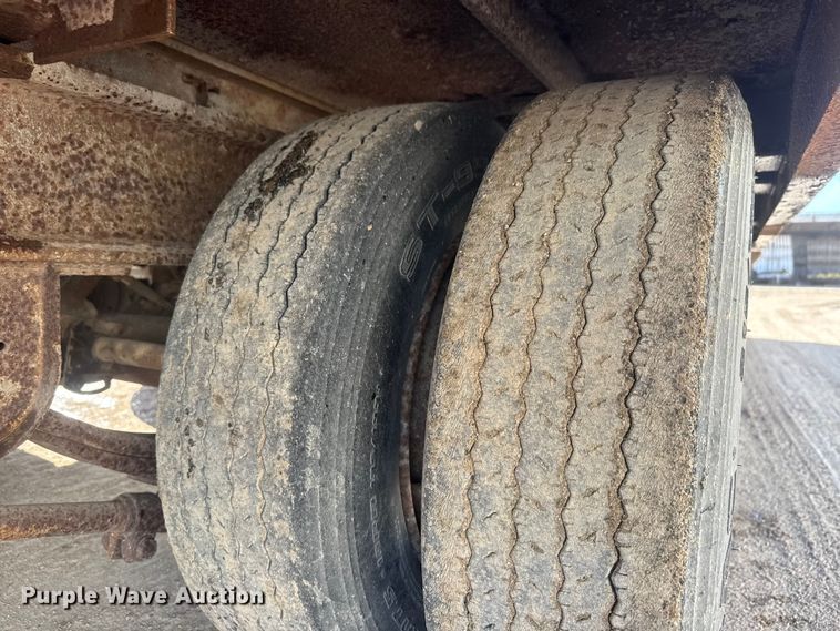 image for item ET1542 2005 Trail King TKT50 tilt deck equipment trailer