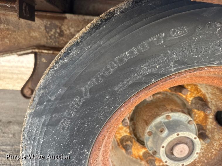 image for item ET1542 2005 Trail King TKT50 tilt deck equipment trailer