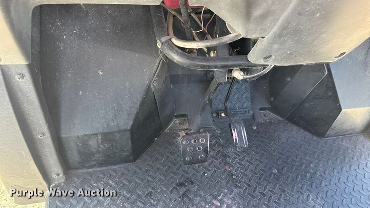 image for item ET1544 2007 Kawasaki Mule 610 KAF400A utility vehicle