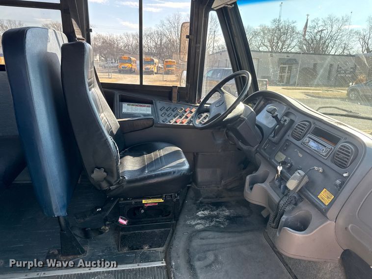 image for item ET1545 2009 Thomas Saf-T-Liner C2 school bus