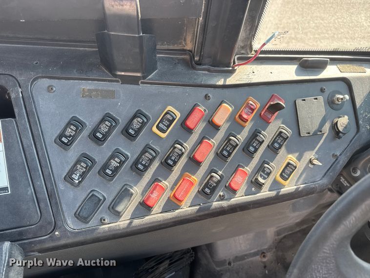 image for item ET1545 2009 Thomas Saf-T-Liner C2 school bus