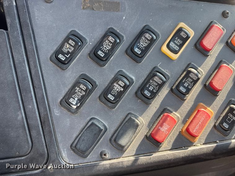 image for item ET1545 2009 Thomas Saf-T-Liner C2 school bus