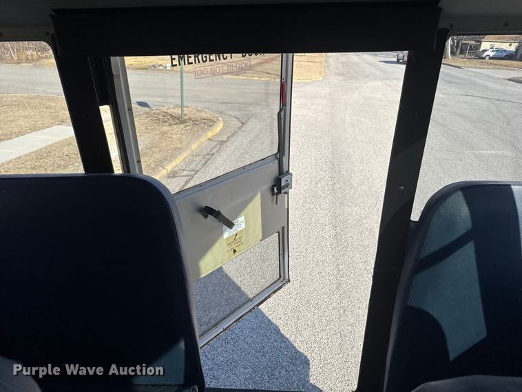 image for item ET1545 2009 Thomas Saf-T-Liner C2 school bus