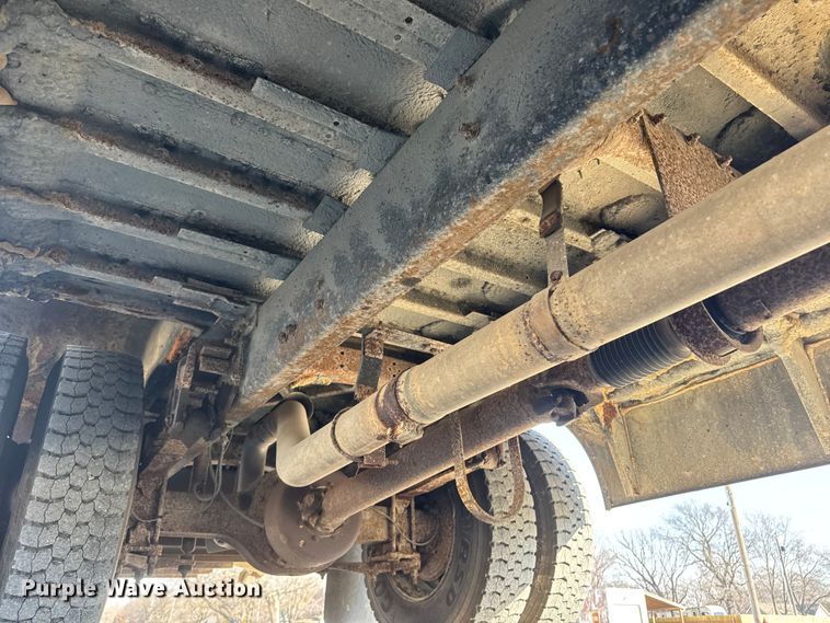 image for item ET1545 2009 Thomas Saf-T-Liner C2 school bus