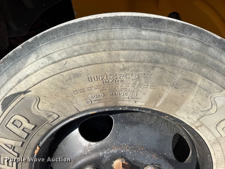 image for item ET1545 2009 Thomas Saf-T-Liner C2 school bus