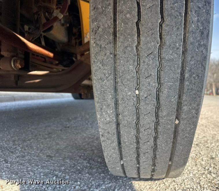 image for item ET1545 2009 Thomas Saf-T-Liner C2 school bus