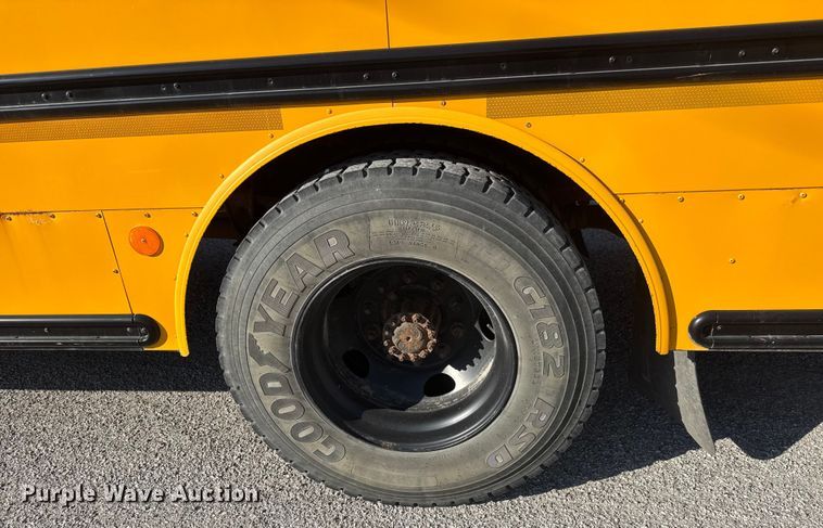 image for item ET1545 2009 Thomas Saf-T-Liner C2 school bus