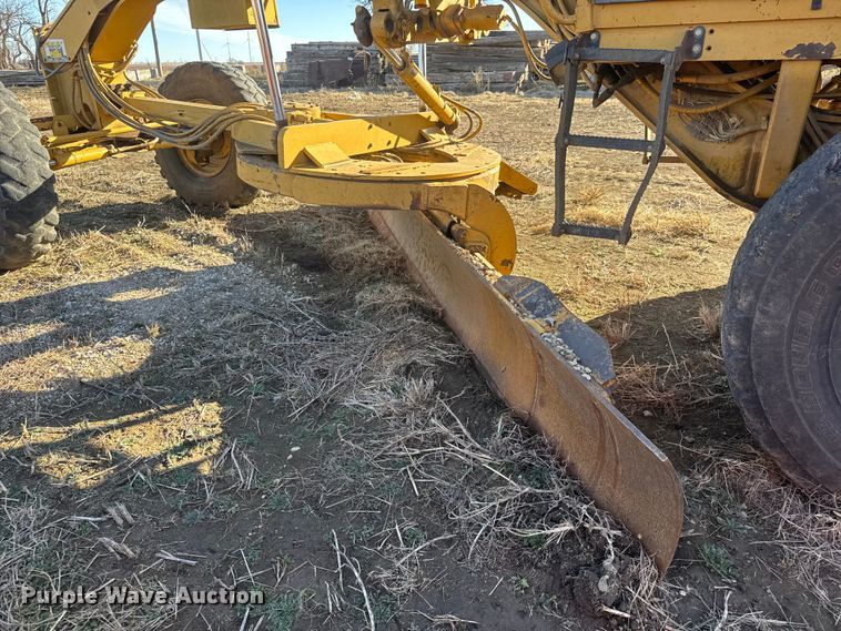 image for item ET1558 1995 Caterpillar 120H motor grader