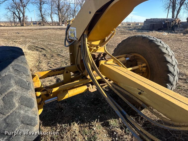 image for item ET1558 1995 Caterpillar 120H motor grader