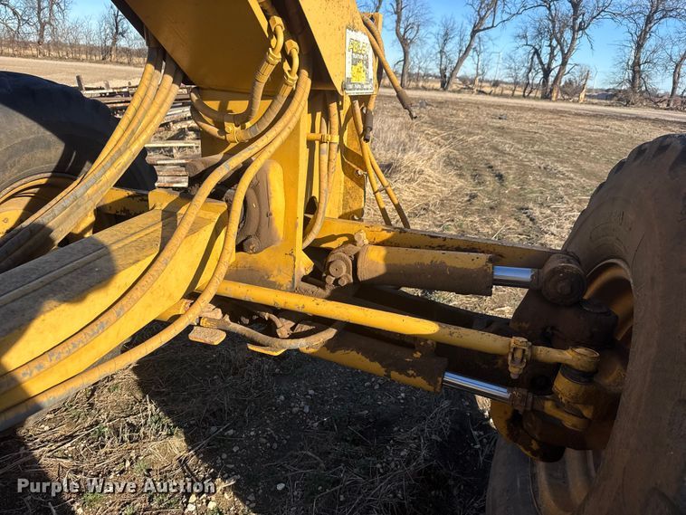 image for item ET1558 1995 Caterpillar 120H motor grader