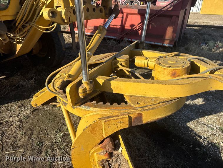 image for item ET1558 1995 Caterpillar 120H motor grader