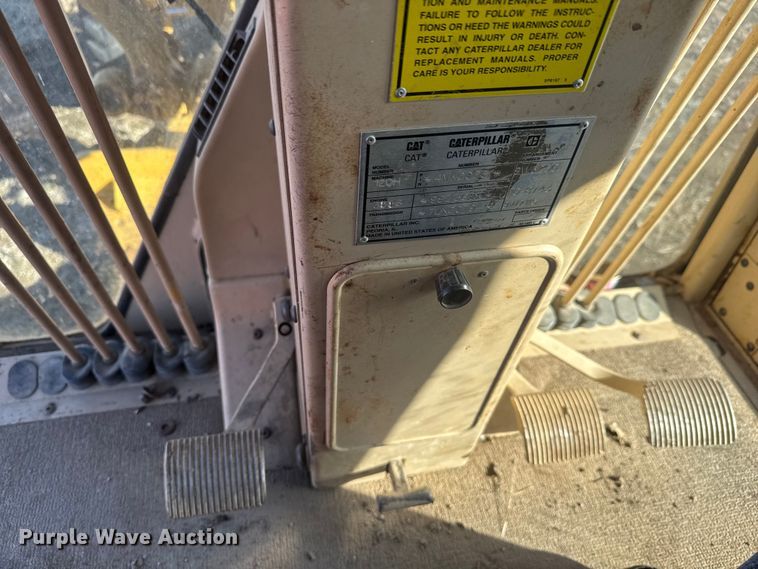 image for item ET1558 1995 Caterpillar 120H motor grader