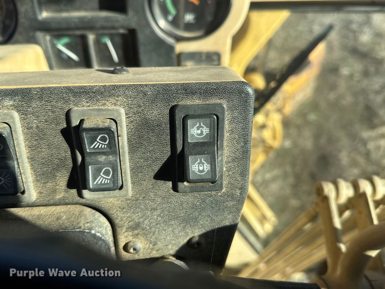 image for item ET1558 1995 Caterpillar 120H motor grader