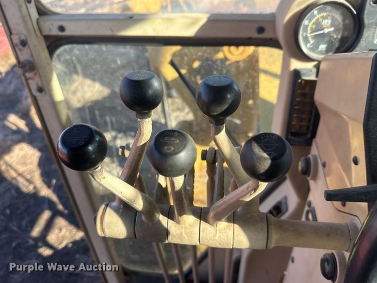 image for item ET1558 1995 Caterpillar 120H motor grader