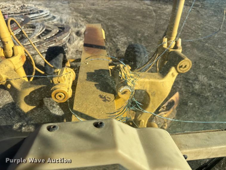 image for item ET1558 1995 Caterpillar 120H motor grader